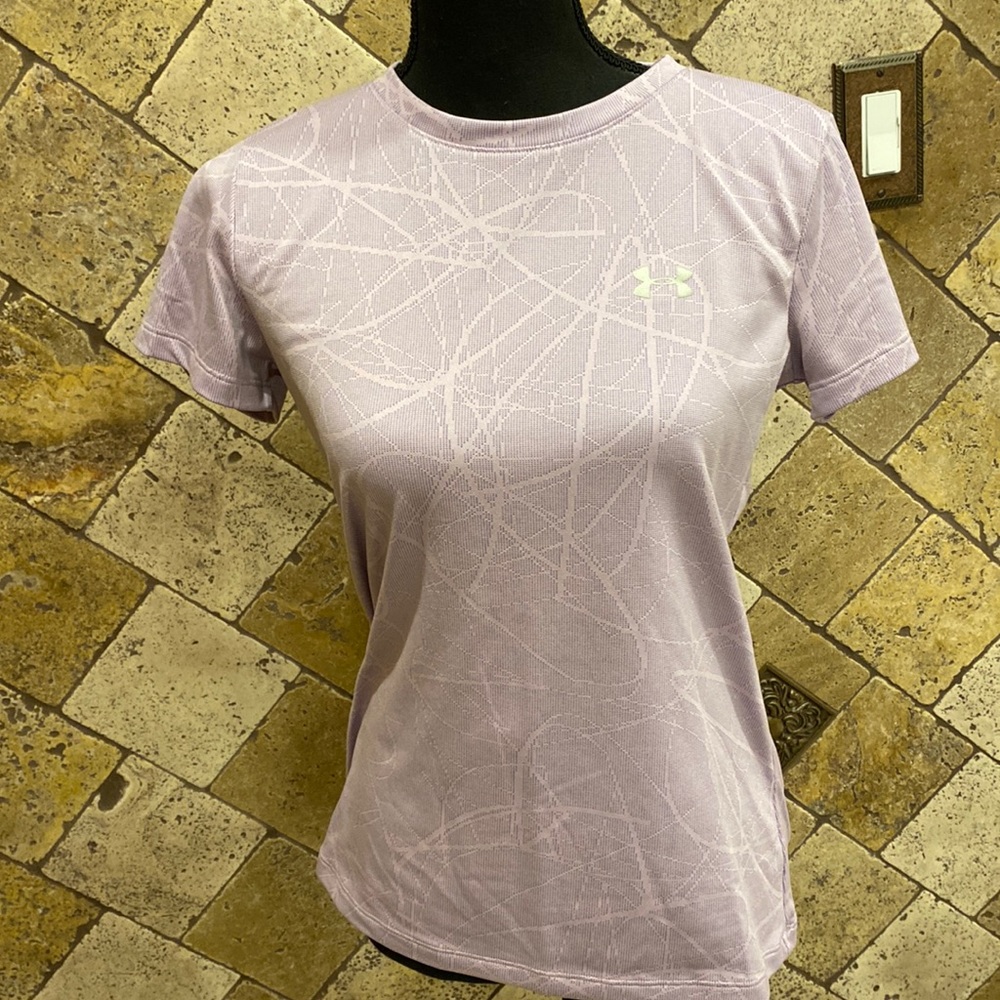 Under armor adult small short sleeve